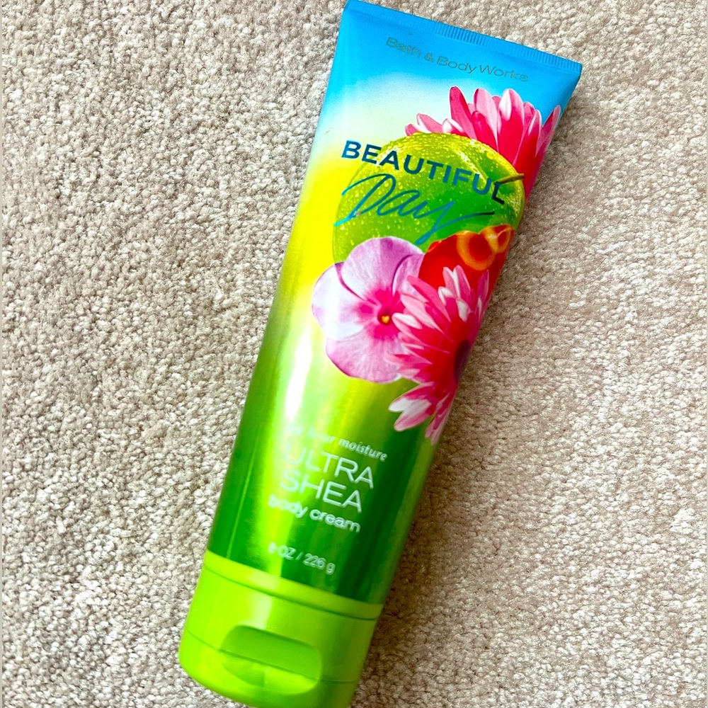 Bath and Body Works Beautiful Day 24 Hour Moisture Body Cream